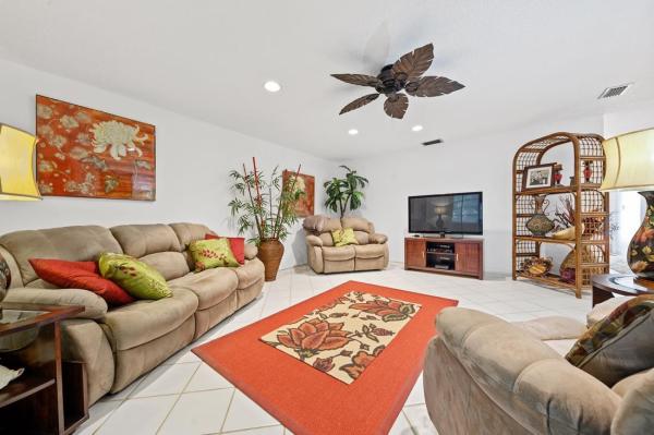 Golden Lakes Village, 163 Lake Gloria Dr #163, West Palm Beach, Florida 33411, image 3