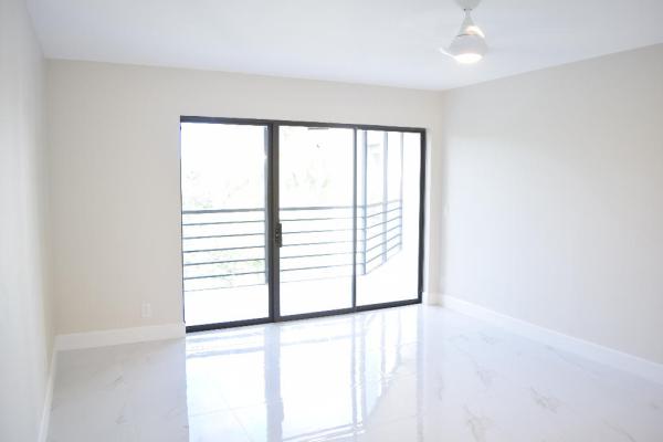 Camino Real Village, 5901 Camino Del Sol #404, Boca Raton, Florida 33433, image 3