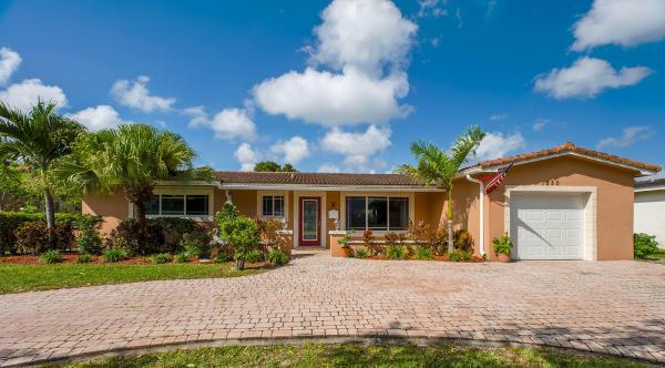 Pasadena Lakes, 1950 NW 85th Way, Pembroke Pines, Florida 33024, image 1