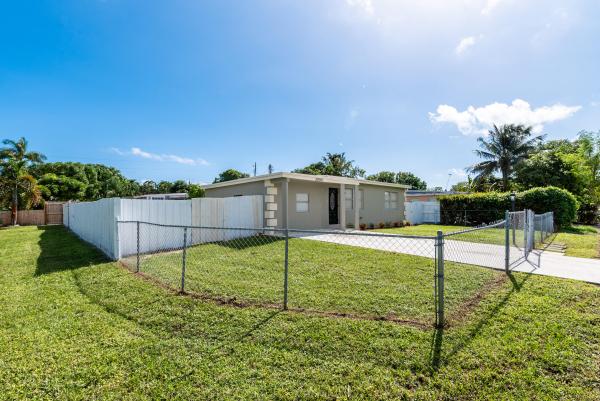 San Castle, 3890 Orange St, Lake Worth, Florida 33462, image 1