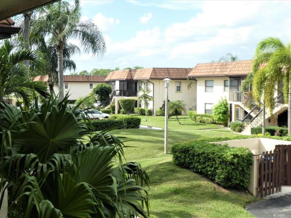 Lucerne Lakes Golf Colony, 7142 Golf Colony Ct #204, Lake Worth, Florida 33467, image 1