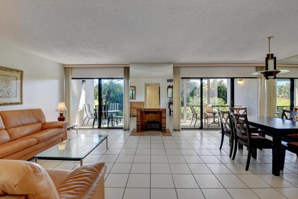 Mansionnaire, 1902 Presidential Way, West Palm Beach, Florida 33401, image 1