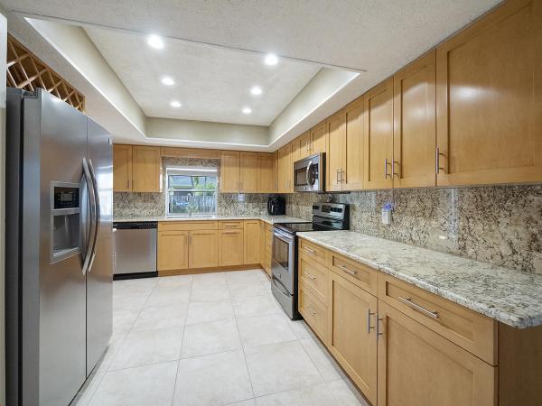 121 W Plumosa Ln, Lake Worth, Florida 33467, image 1