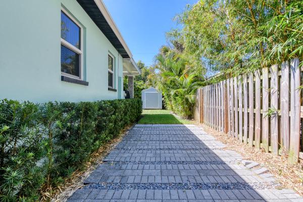 Dell Park, 214 NE 10th St, Delray Beach, Florida 33444, image 1