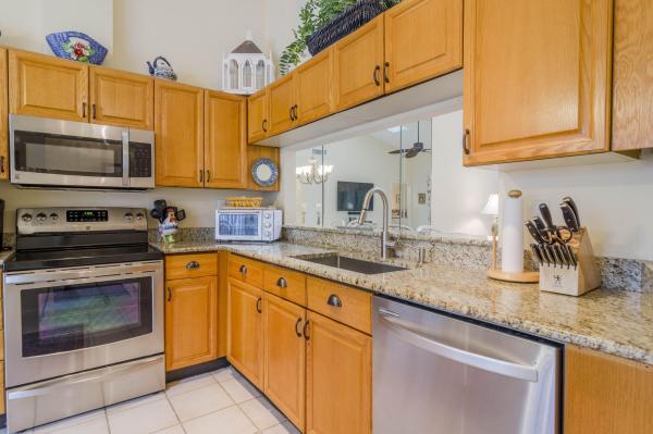 Villas Of Glengary, 703 Saint Giles Ct, Palm Beach Gardens, Florida 33418, image 2