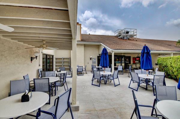 Lakeside Of Banyan Springs, 10204 Mangrove Dr #106, Boynton Beach, Florida 33437, image 2