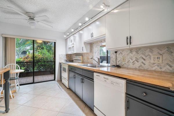 Lakeside Of Banyan Springs, 10204 Mangrove Dr #106, Boynton Beach, Florida 33437, image 1