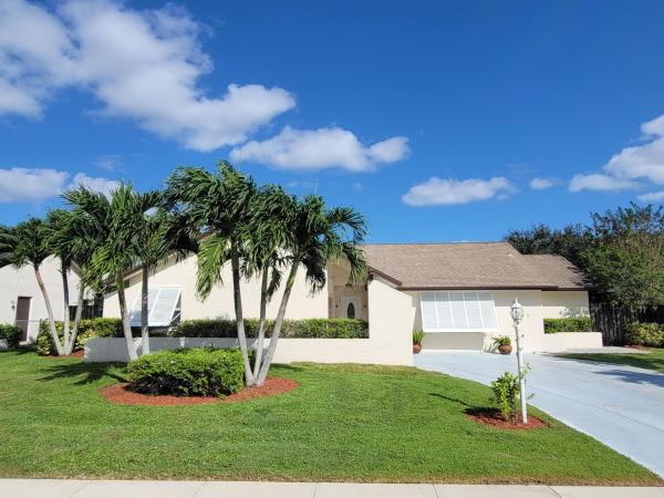 Lakes Of Lantana, 8347 Blue Cypress Dr, Lake Worth, Florida 33467, image 1