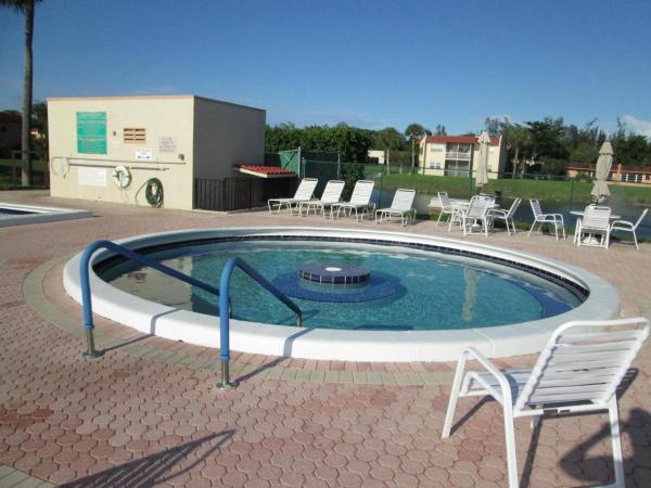 Golden Lakes Village, 154 Lake Dora Dr, West Palm Beach, Florida 33411, image 1