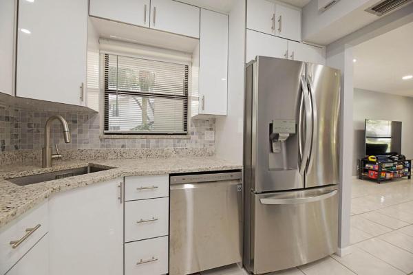 Karanda Village 4, 4025 Carambola Cir N #2982, Coconut Creek, Florida 33066, image 1