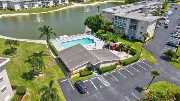 Lake Clarke Gardens, 2615 S Garden Dr S #307, Lake Worth, Florida 33461, image 2