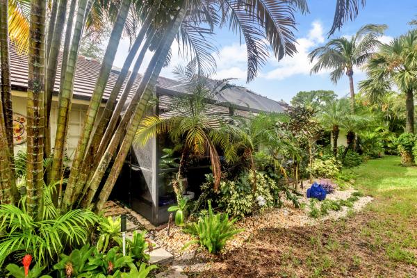 Villas Of Glengary, 705 Kintyre Ter, Palm Beach Gardens, Florida 33418, image 2