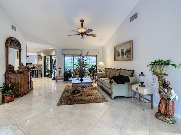 Meadow Wood Of The Landings At Wellington, 15225 Meadow Wood Dr, Wellington, Florida 33414, image 2