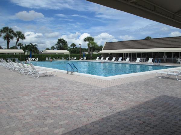 Golden Lakes Village, 113 Lake Susan Dr, West Palm Beach, Florida 33411, image 2