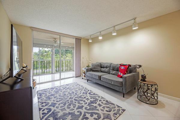 Huntington Lakes 2, 6935 Huntington Ln #305, Delray Beach, Florida 33446, image 1