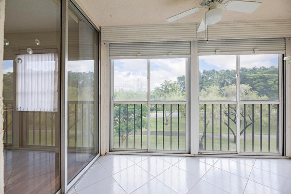 Huntington Lakes 2, 6935 Huntington Ln #305, Delray Beach, Florida 33446, image 2