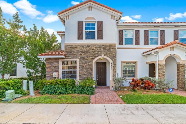 Charleston Commons, 4327 Maybelle Ln, West Palm Beach, Florida 33417, image 1