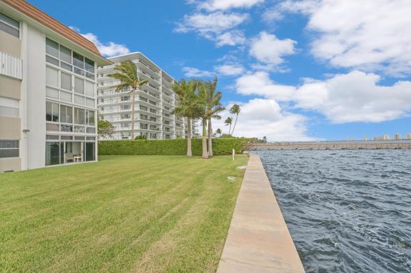Wilshire North, 2936 Lake Shore Dr #101, Riviera Beach, Florida 33404, image 3