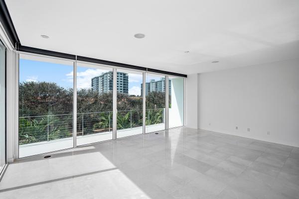 Reids John B Village, 245 Venetian Dr, Delray Beach, Florida 33483, image 2