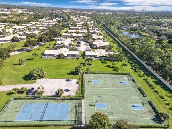 Westwood Gardens, 5309 Eagle Lake Dr, Palm Beach Gardens, Florida 33418, image 1