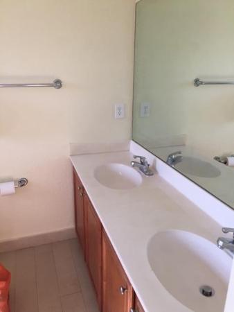 Emerald Lake Townhomes, 4316 Emerald Vis, Lake Worth, Florida 33461, image 1