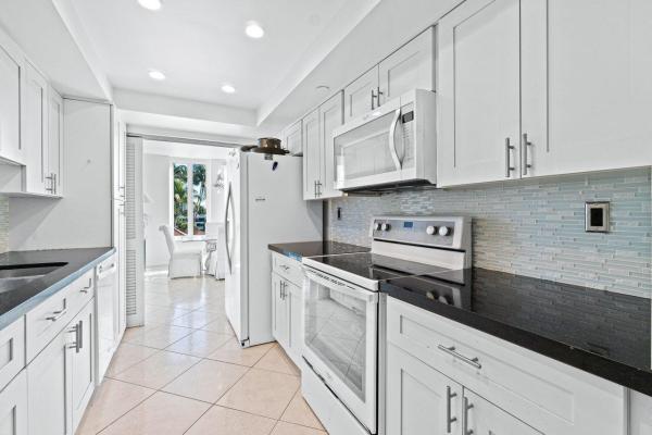 Mizner Court, 120 SE 5th Ave #435, Boca Raton, Florida 33432, image 3