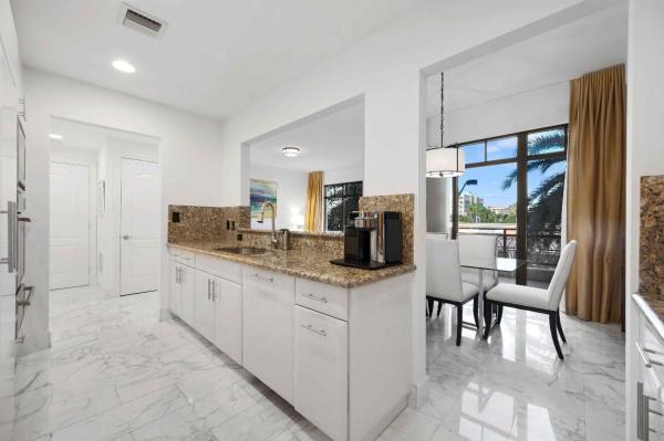 200 East Palmetto Park, 200 E Palmetto Park Rd #16, Boca Raton, Florida 33432, image 2