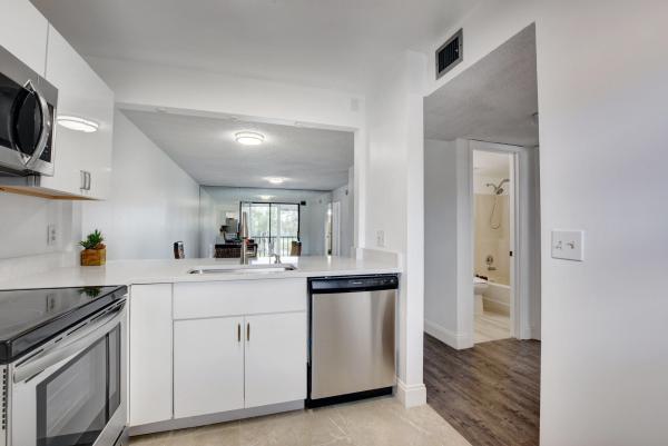 Lucerne Lakes Golf Colony, 7257 Golf Colony Ct #204, Lake Worth, Florida 33467, image 1