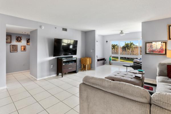Coral Cove At Coral Lakes, 12560 Majesty Cir #402, Boynton Beach, Florida 33437, image 2