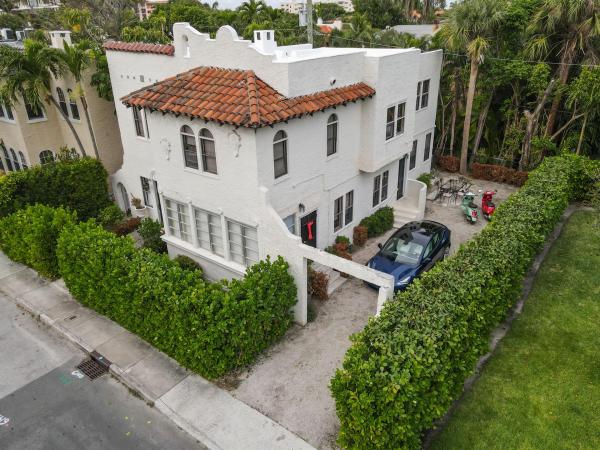 Bungalow Park, 251 Park Ave, Palm Beach, Florida 33480, image 2