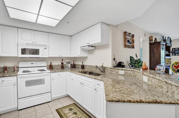 Grand View At Crestwood, 600 Crestwood Ct N #606, Royal Palm Beach, Florida 33411, image 2