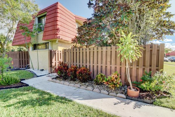 Banyan Lake, 8401 Trent Ct #D, Boca Raton, Florida 33433, image 3
