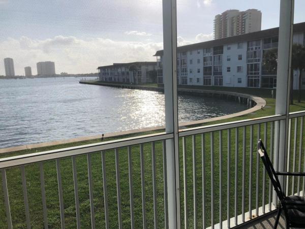 Wilshire North, 2936 Lake Shore Dr #202, Riviera Beach, Florida 33404, image 1