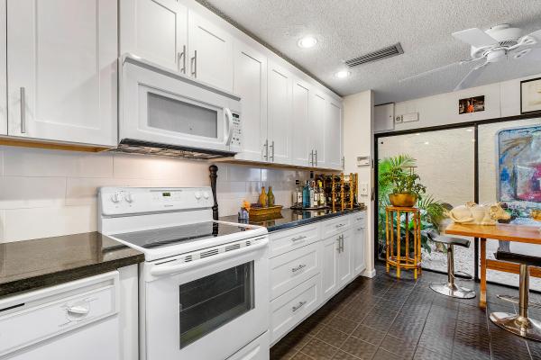 Vista Del Lago, 1800 Embassy Dr #110, West Palm Beach, Florida 33401, image 1
