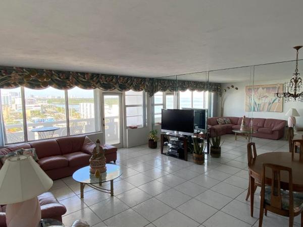 Hollywood Towers, 3111 N Ocean Dr #910, Hollywood, Florida 33019, image 2