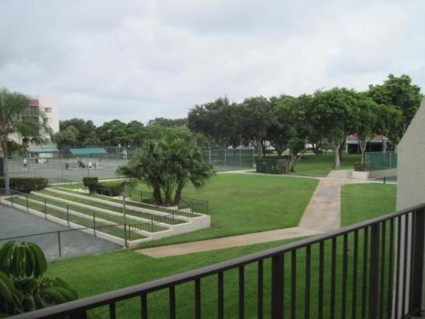 The Tennis Club Of Palm Beach, 2820 Tennis Club Dr #209, West Palm Beach, Florida 33417, image 2
