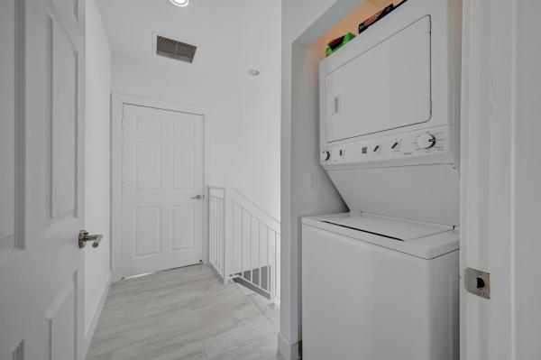 New Harbor Lofts, 703 SE 16th Ct, Fort Lauderdale, Florida 33316, image 1