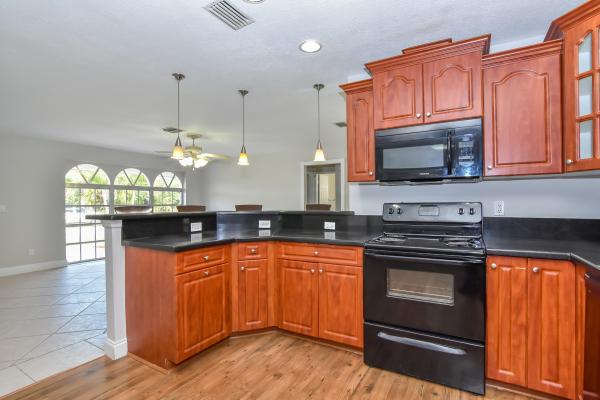 Floresta Pines, 449 NE Camelot Dr, Port St. Lucie, Florida 34983, image 3