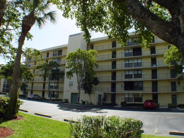 Boca Bayou, 9 Royal Palm Way #4050, Boca Raton, Florida 33432, image 1