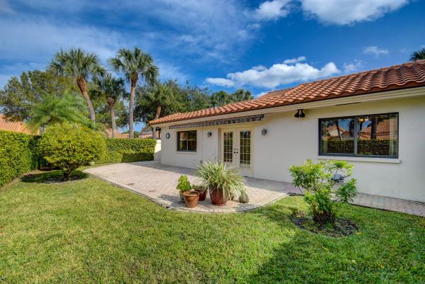 Villas Of Bear Lakes Estates North, 2644 Mohawk Cir, West Palm Beach, Florida 33409, image 1