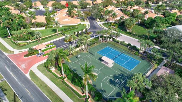 Villas Of Bear Lakes Estates North, 2644 Mohawk Cir, West Palm Beach, Florida 33409, image 2