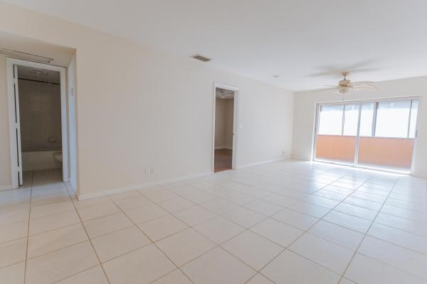Charolais, 126 Sparrow Dr #4B, Royal Palm Beach, Florida 33411, image 2