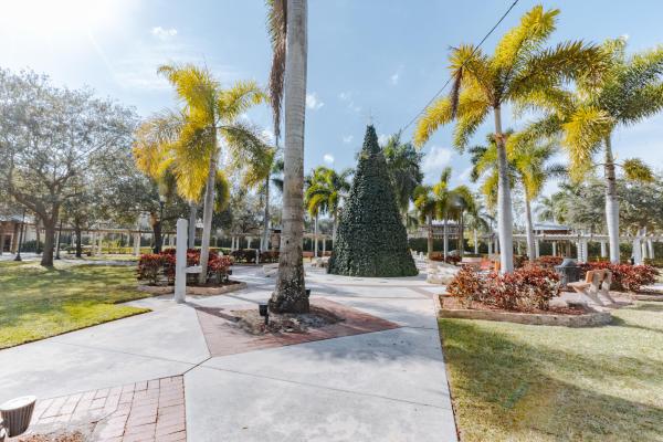 Charolais, 126 Sparrow Dr #4B, Royal Palm Beach, Florida 33411, image 3