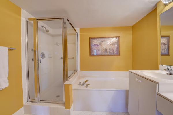 Coral Cove At Coral Lakes, 5749 Gemstone Ct #404, Boynton Beach, Florida 33437, image 2