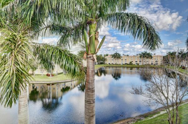 Coral Cove At Coral Lakes, 5749 Gemstone Ct #404, Boynton Beach, Florida 33437, image 3