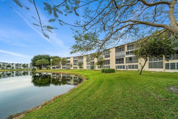 Newcastle At Century Village, 1049 Newcastle C, Boca Raton, Florida 33434, image 2