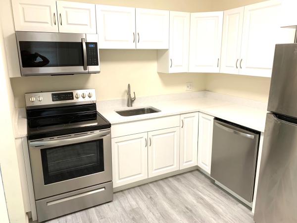 Eastern Shores White House, 3660 NE 166 St #214, North Miami Beach, Florida 33160, image 2