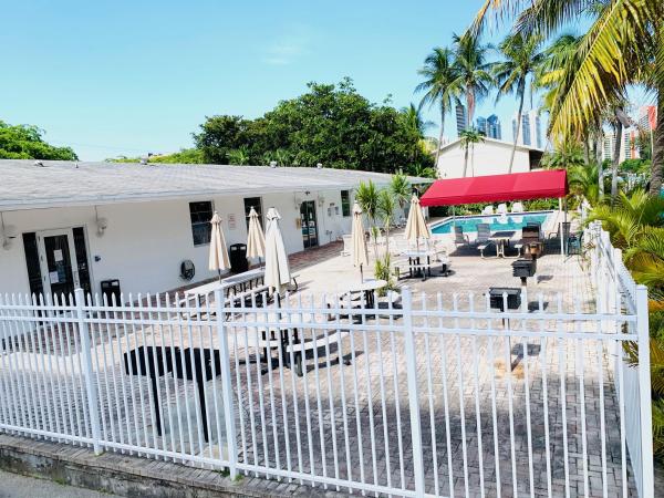 Eastern Shores White House, 3660 NE 166 St #214, North Miami Beach, Florida 33160, image 1