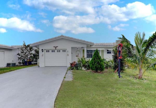 Palm Beach Leisureville, 2016 SW 17th Ave, Boynton Beach, Florida 33426, image 1