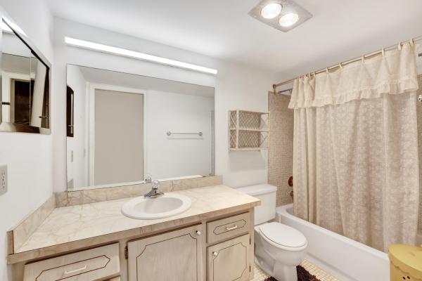 Lyndhurst, 2031 Lyndhurst J, Deerfield Beach, Florida 33442, image 2